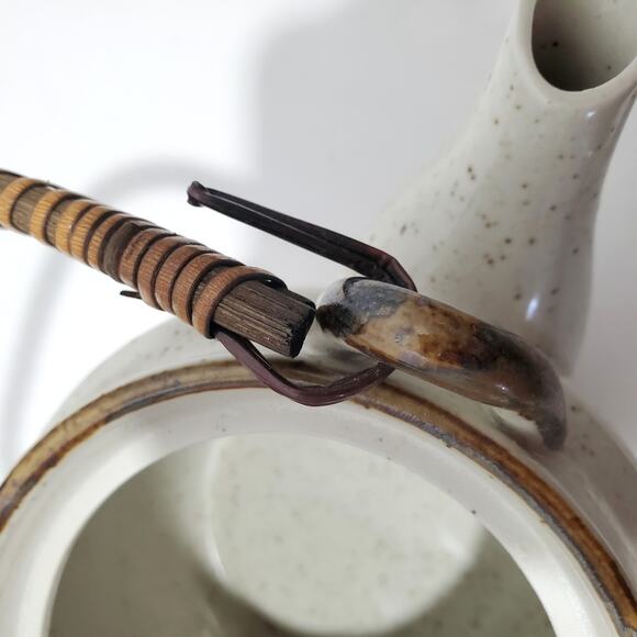 Vtg Tea Kettle Pottery Hand Painted Bamboo “Extra Touch FTD USA” Woven Handle - Picture 13 of 16